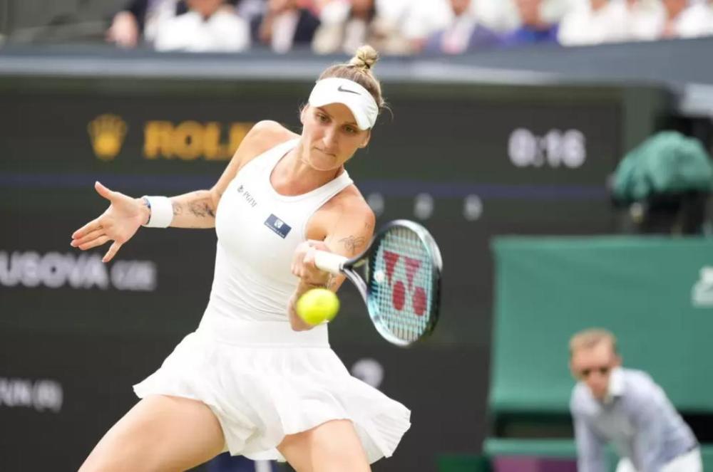  万卓索娃黑马之路不止，迈阿密站连克强手