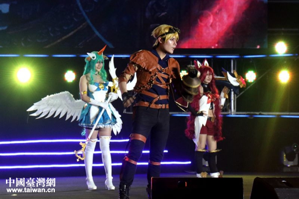  电竞巾帼英豪绽放赛场别样风采