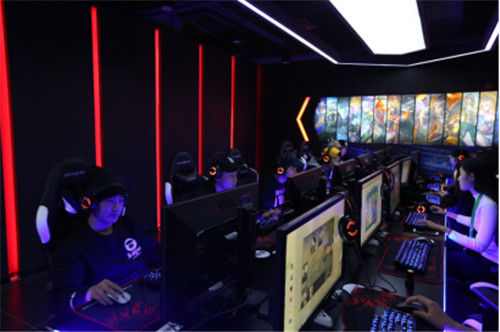  电竞嘉年华盛大开幕，万千玩家共襄盛举